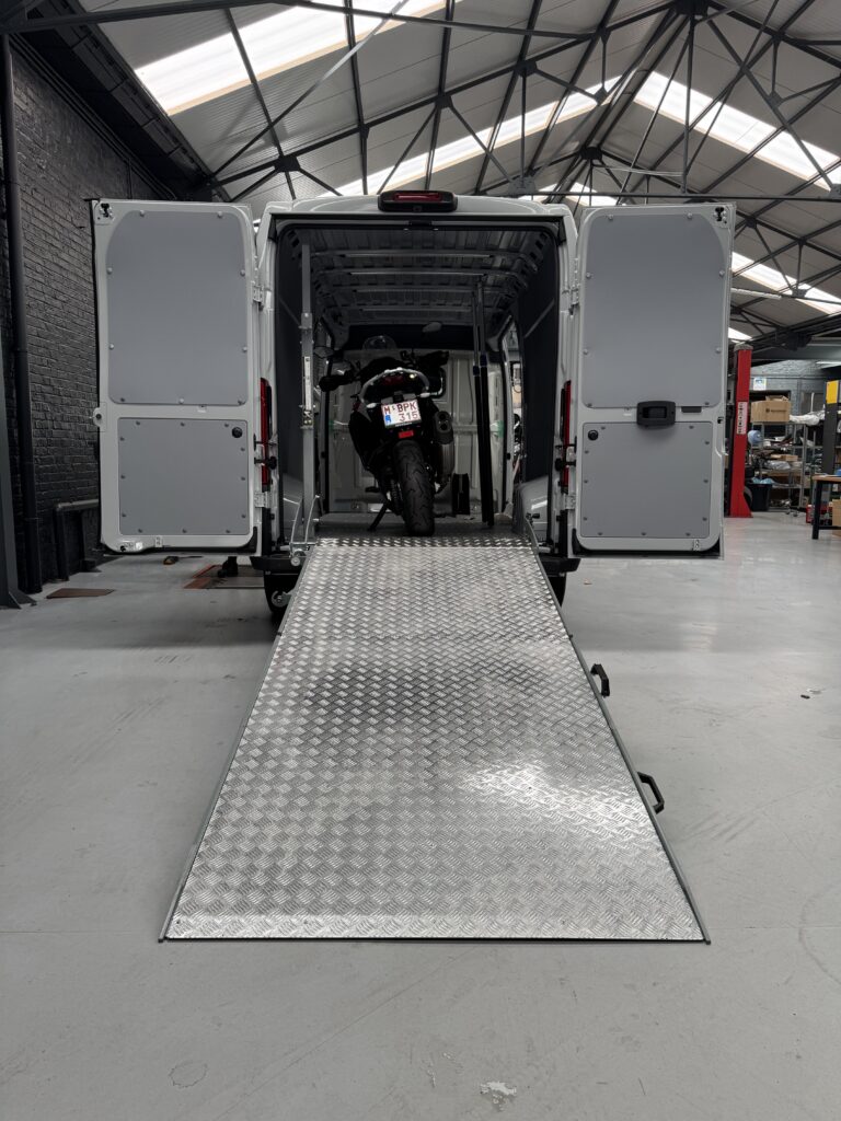 oprijramp voor inladen bestelwagen