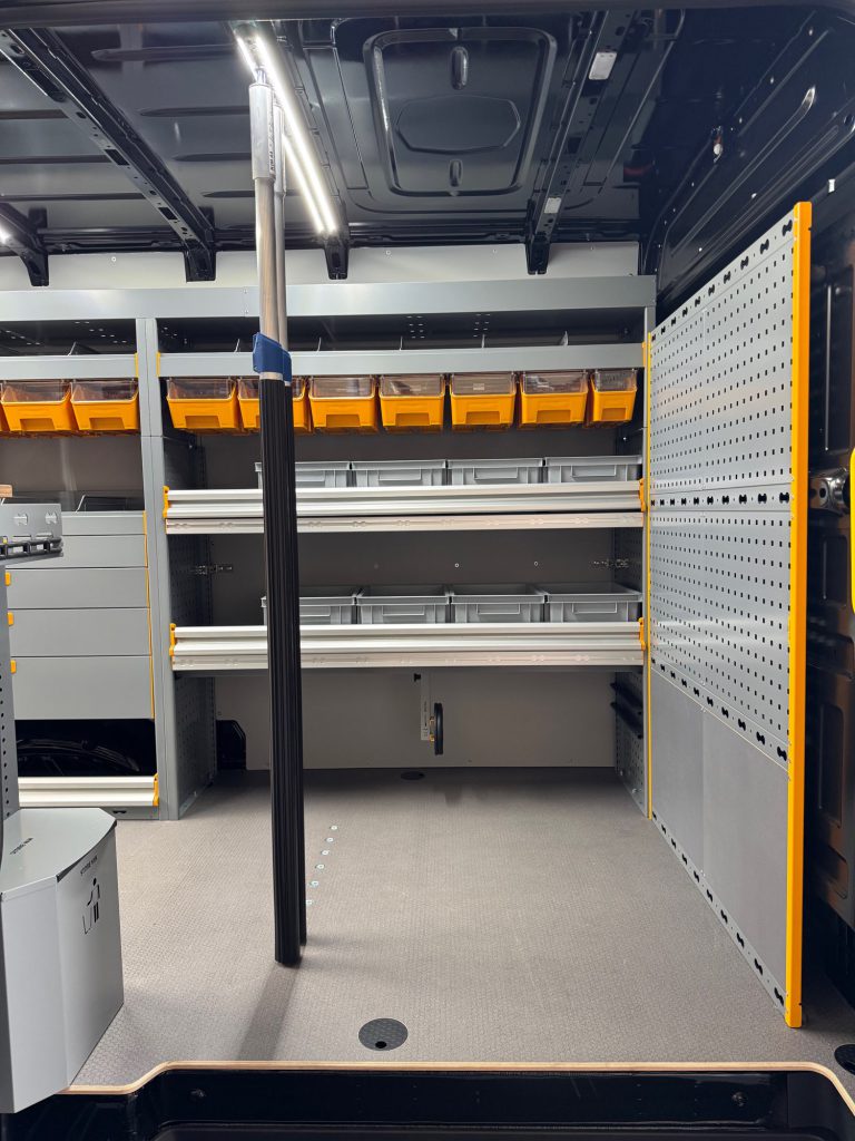 Bestelwageninrichting voor een loodgieter
