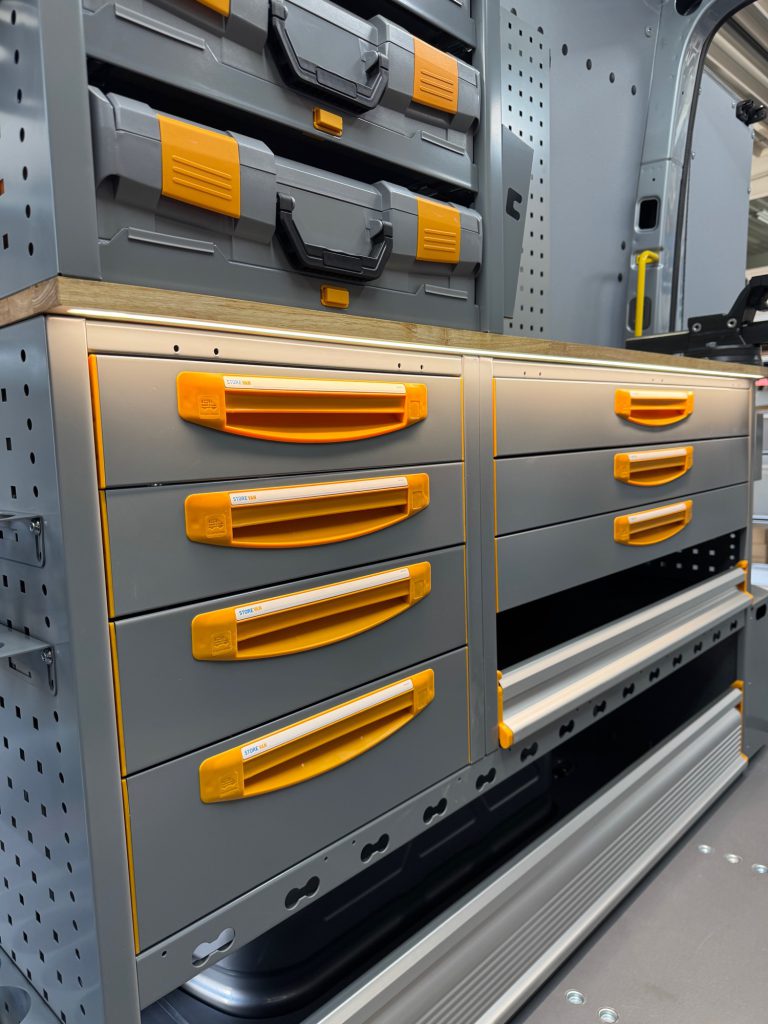 Modules voor bedrijfswageninrichting