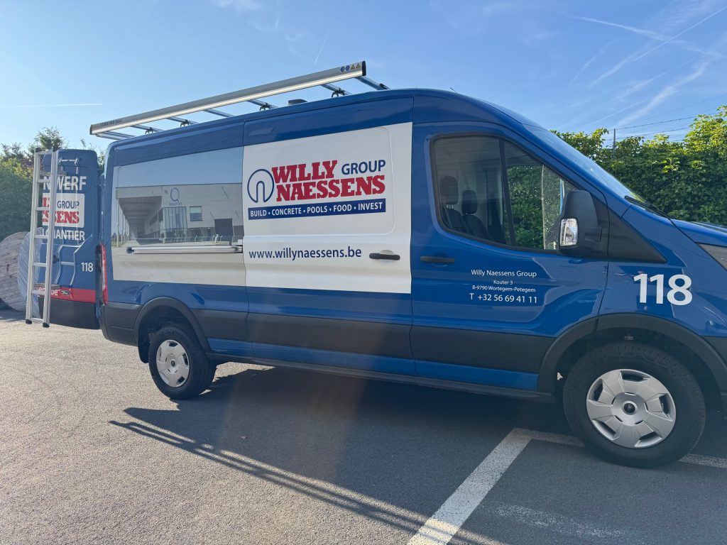 Realisatie Willy Naessens, bedrijfswageninrichting