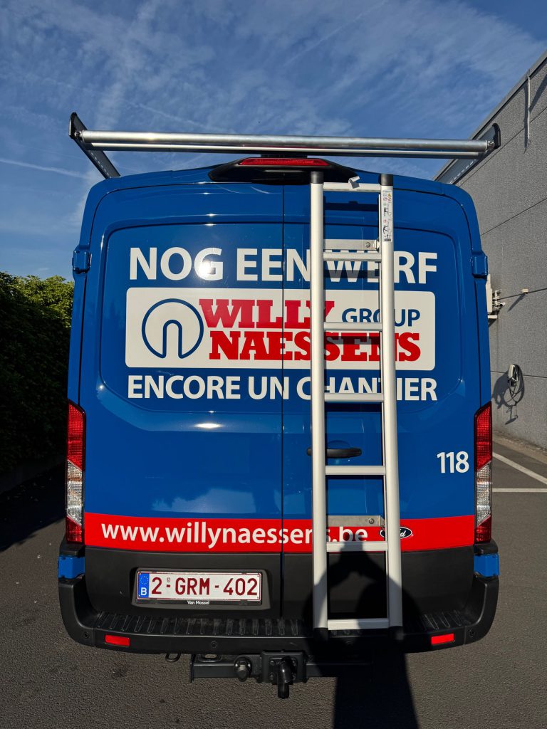 Realisatie Willy Naessens, bedrijfswageninrichting