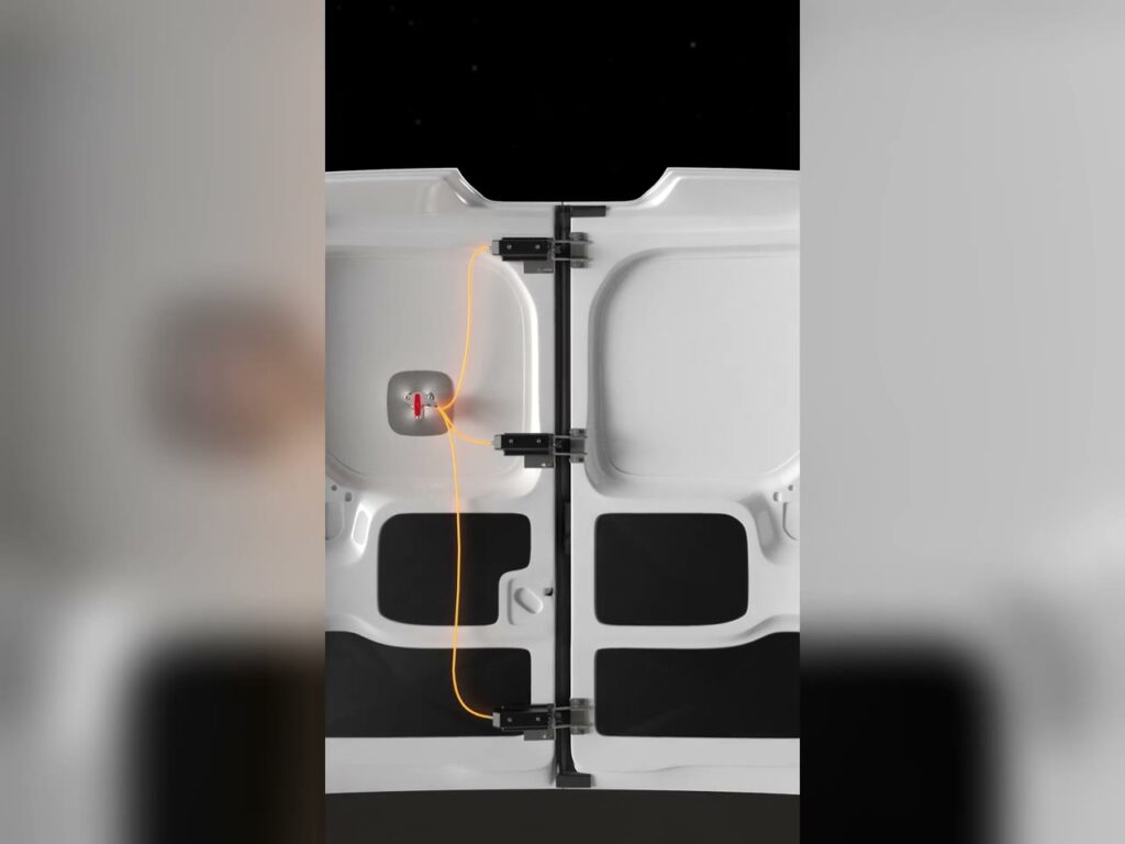 Animatie van een Triton-veiligheidsslot dat de achterdeuren van een bestelwagen op drie punten vergrendelt
